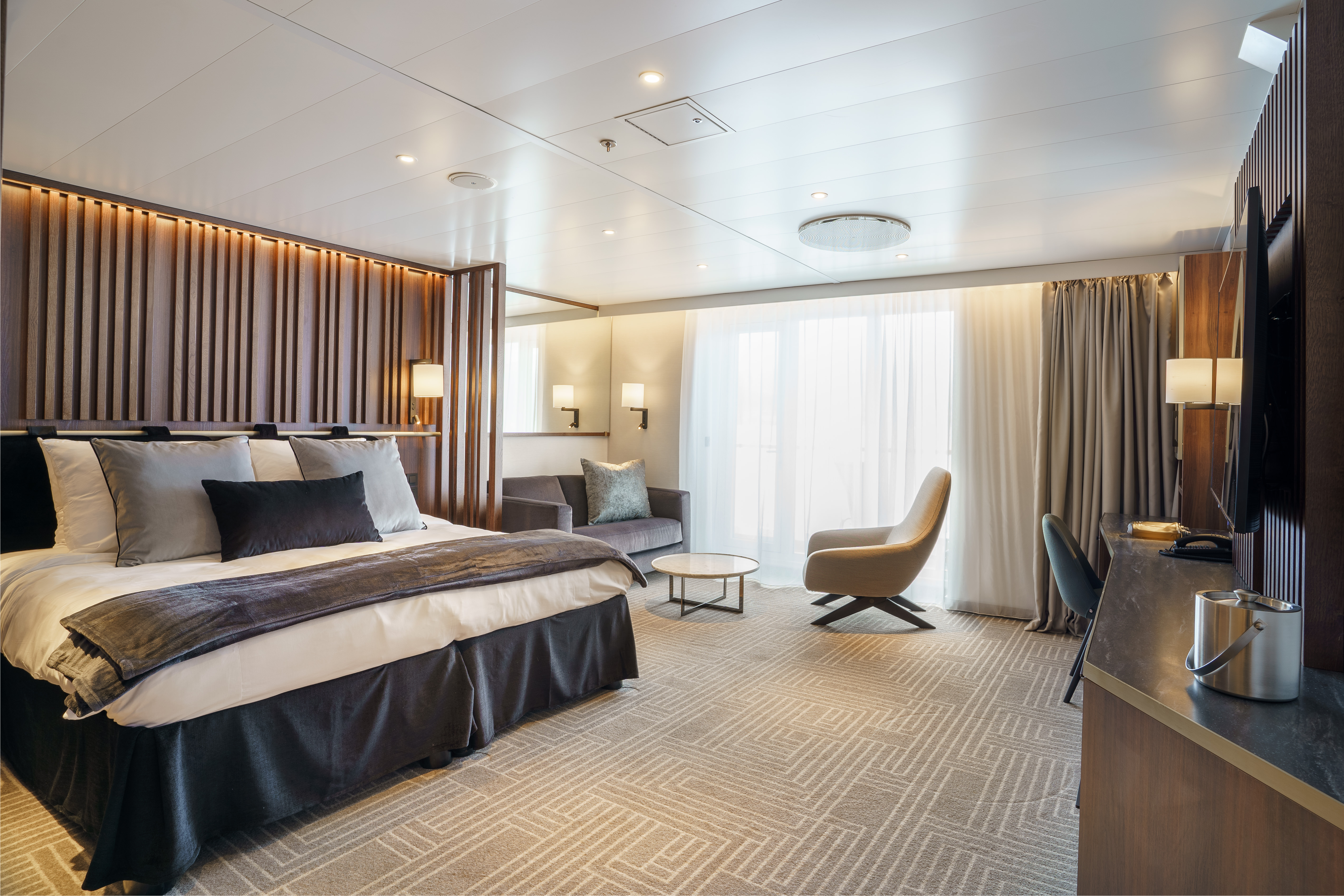Deluxe Balcony Suite